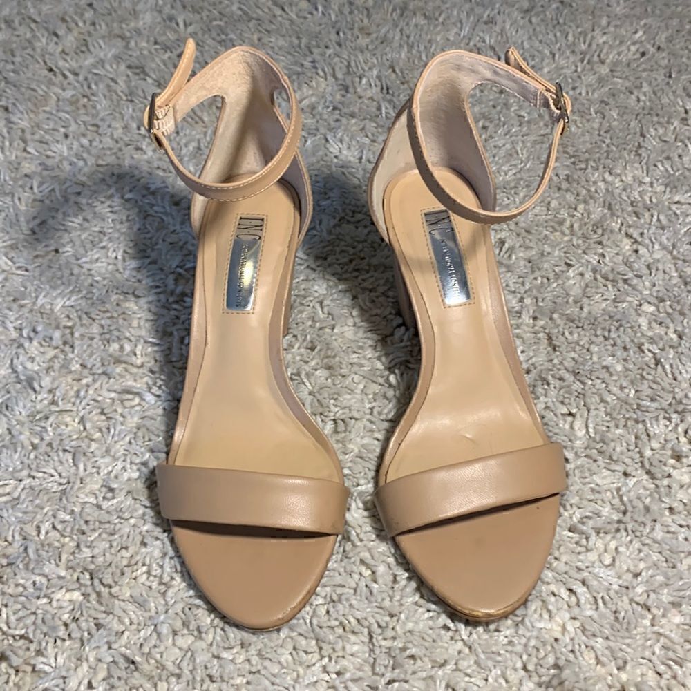 International concepts GUC nude peep toe heels Size 6